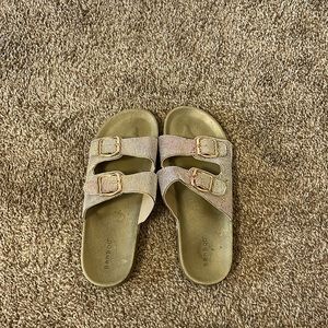 Shoes (slides)